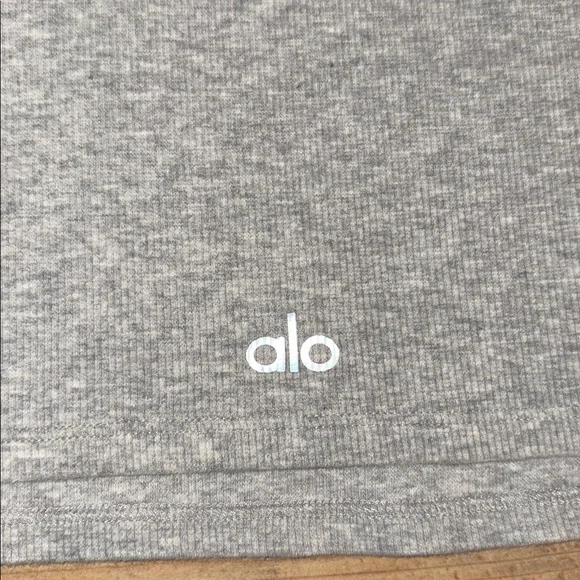 Alo Yoga Cropped Rib Grey Tank Top Medium - Picture 2 of 6